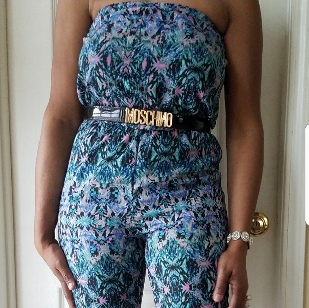 Blue floral sleeveless jumper... very cute and fly